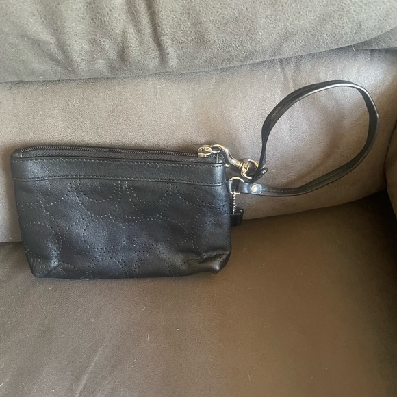 Like new Coach/Wristlet black Leather - Picture 5 of 6
